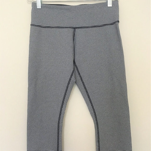 lululemon athletica Pants - Lululemon Capri Leggings